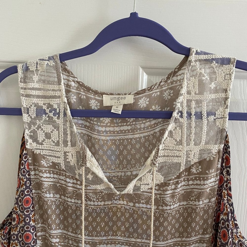 sleeveless patterned dress with lace top - Picture 3 of 4